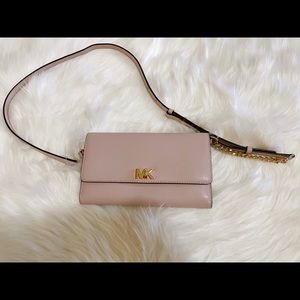 Micheal Kors crossbody bag